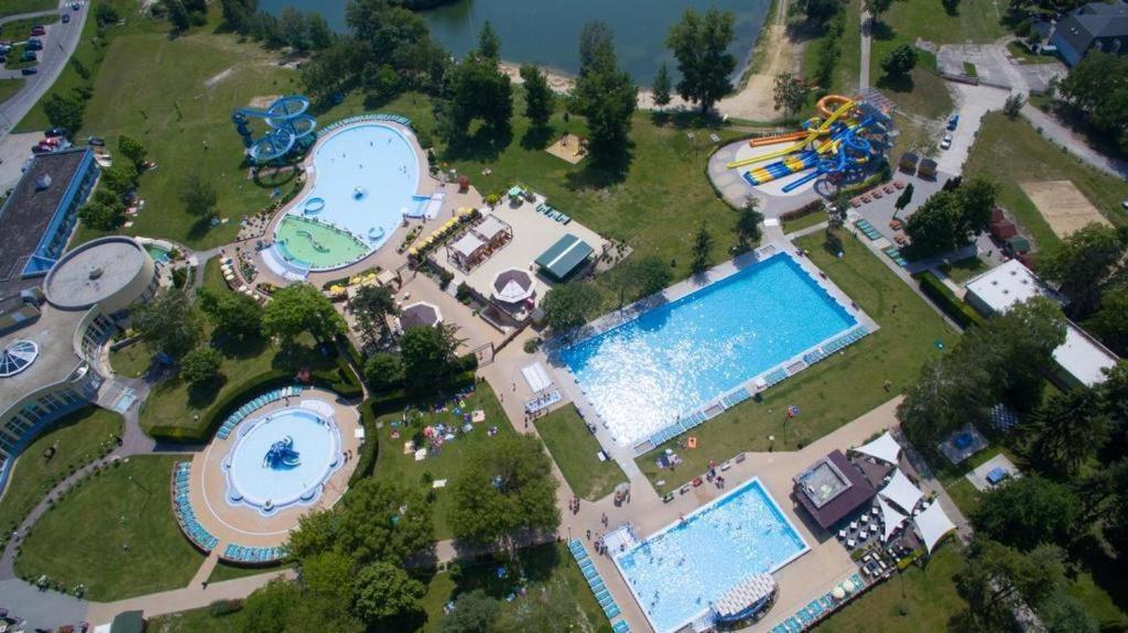Villa Dunaj Дунайска-Стреда Экстерьер фото